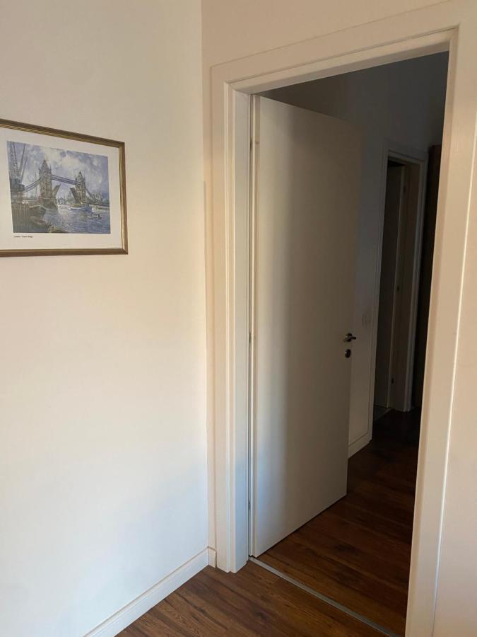 Ambassador Tirana Apartment エクステリア 写真