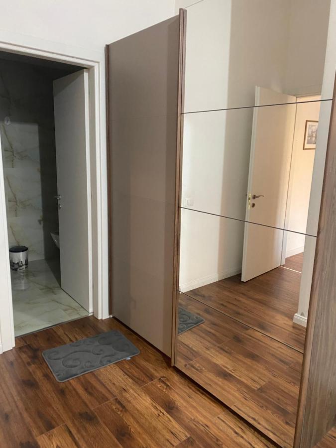 Ambassador Tirana Apartment エクステリア 写真