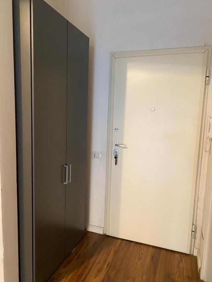 Ambassador Tirana Apartment エクステリア 写真