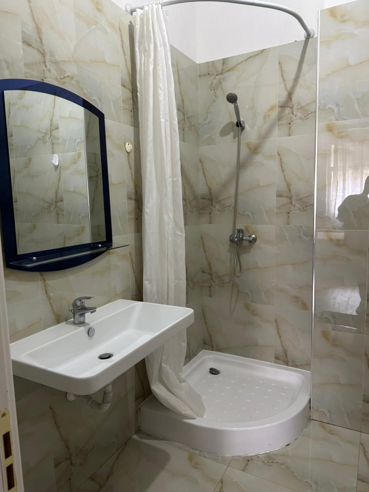 Ambassador Tirana Apartment エクステリア 写真