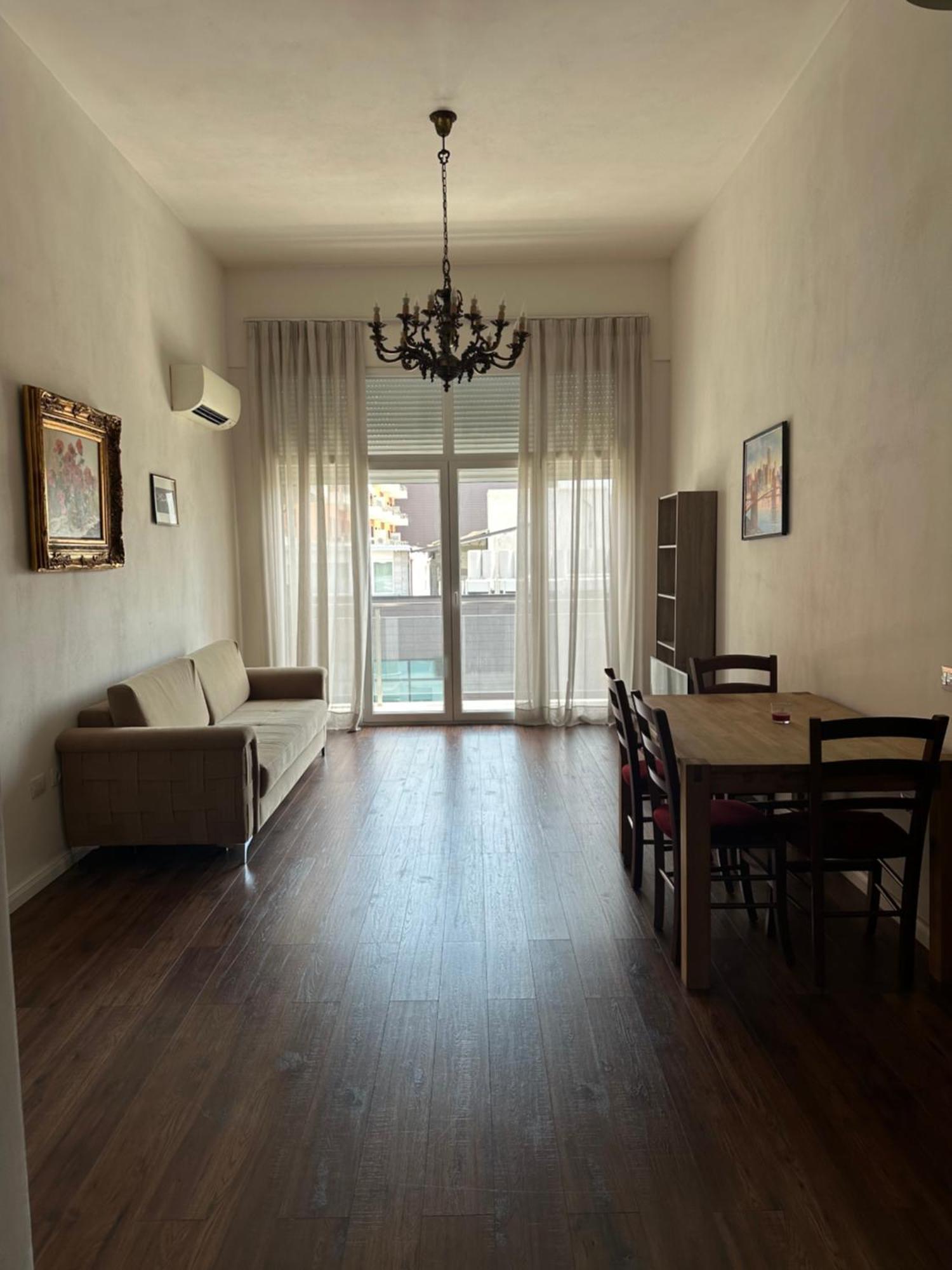 Ambassador Tirana Apartment エクステリア 写真